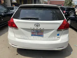 Toyota Venza V6 AWD 2010 White