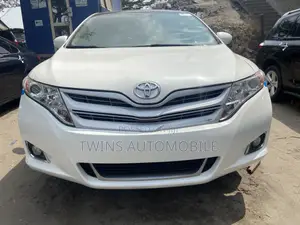 Toyota Venza V6 AWD 2010 White
