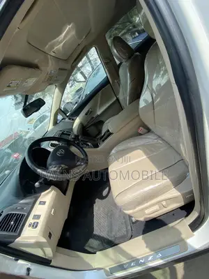 Toyota Venza V6 AWD 2010 White