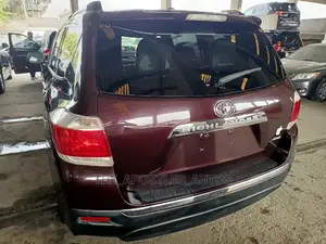 Toyota Highlander 3.5L 4WD 2013 Brown