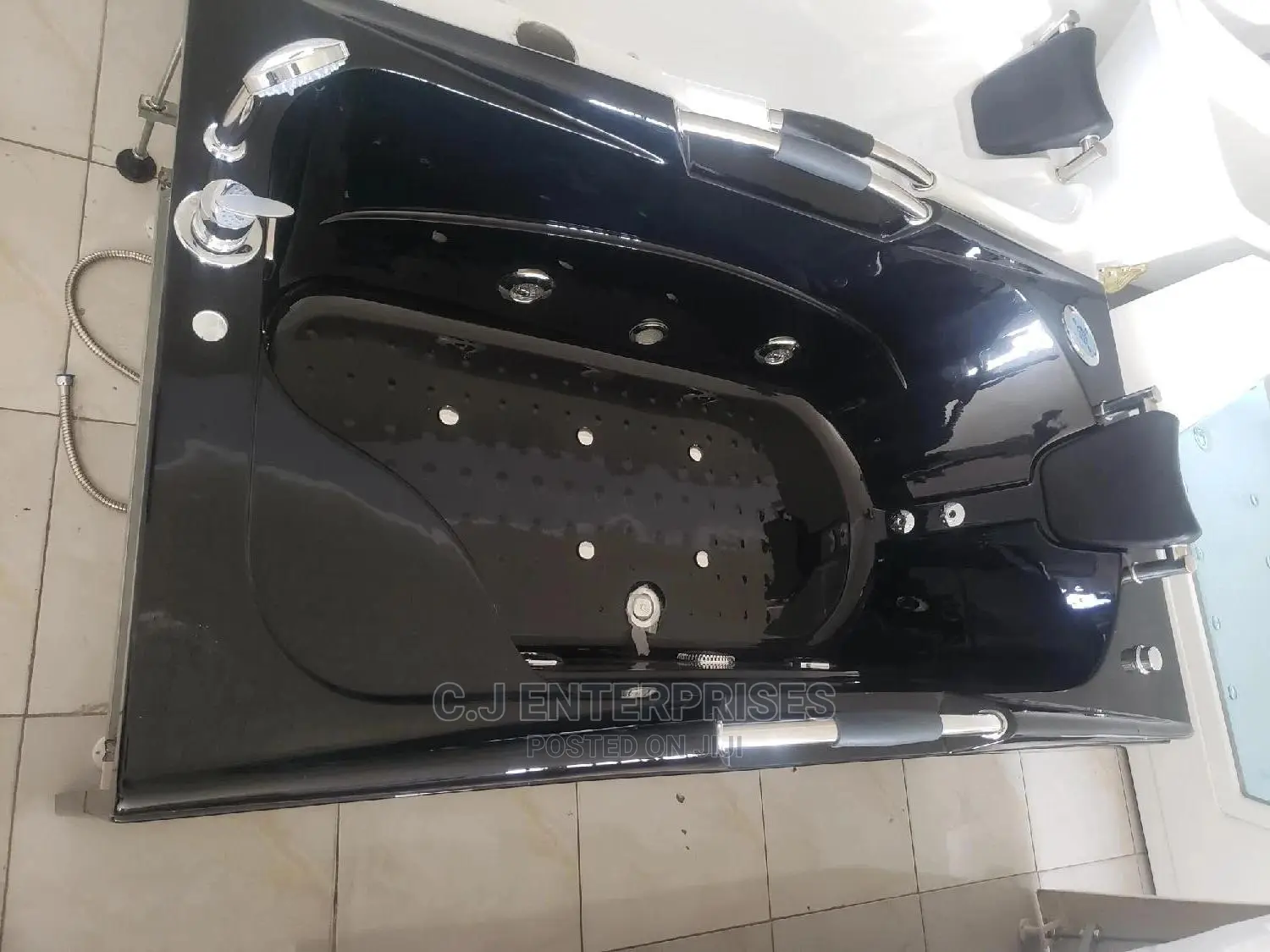 Black Jacuzzi Bath