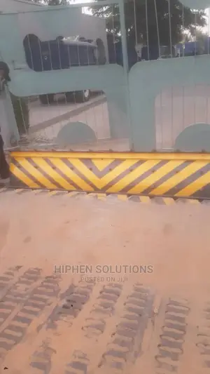Machine Automatic Hydraulic Road Blocker
