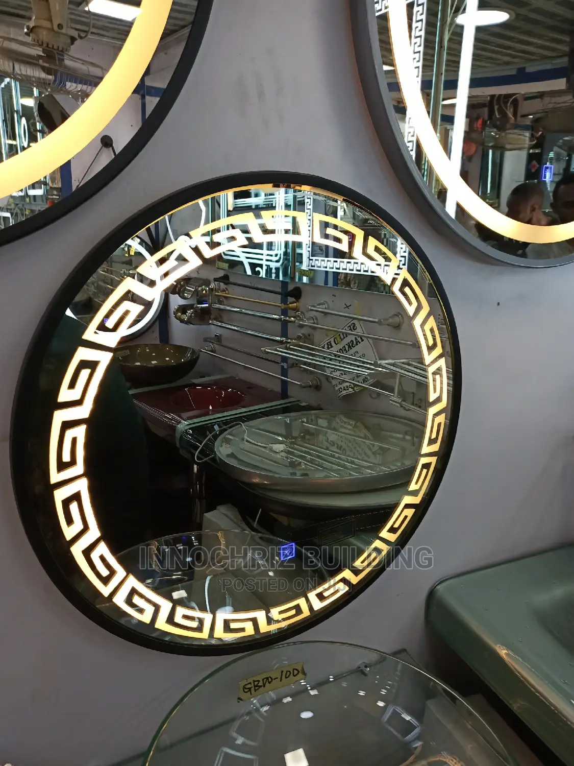 Round Mirror