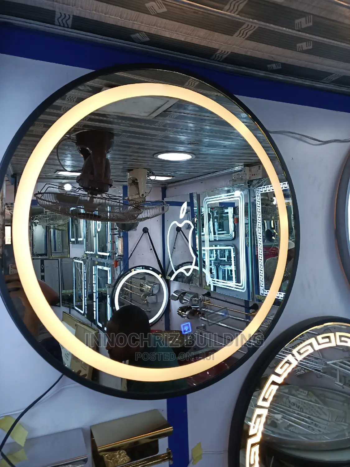 Round Mirror