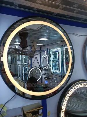 Round Mirror