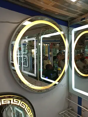 Round Mirror