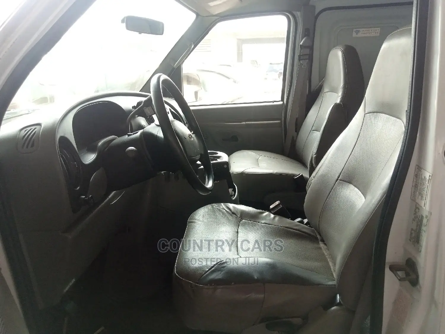 Ford E350 2006 White