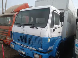 Mercedes Truck 1622 10bolts
