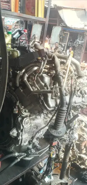 Toyota 1UR Engine
