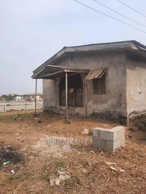 1bdrm Room & Parlour in Unilag Estate Annex, GRA Phase 1 for sale