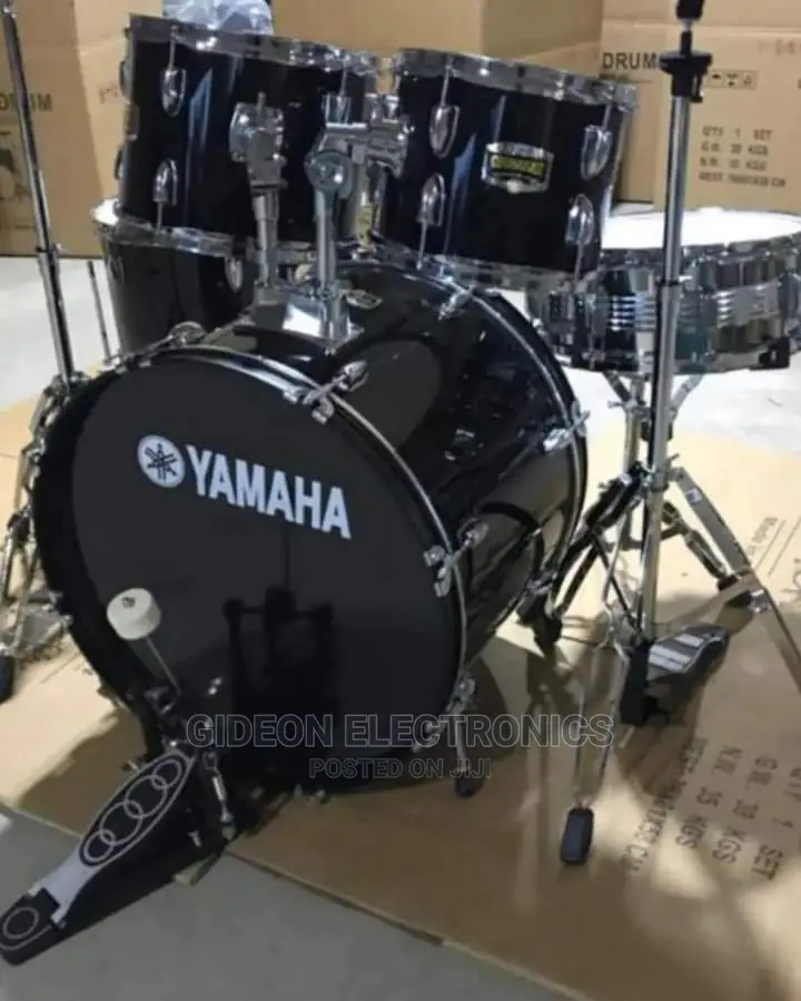 Yamaha Drum Set