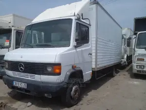 Mercedes Truck 609 5tonnes