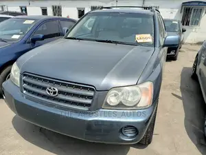 Toyota Highlander Base FWD 2002 Blue