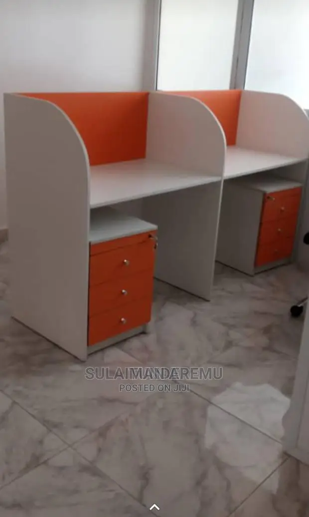 Office Workstation by Four With Mobile Drawer