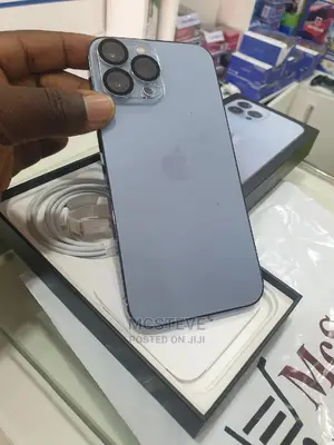 Photo - Apple iPhone 13 Pro Max 128 GB Blue