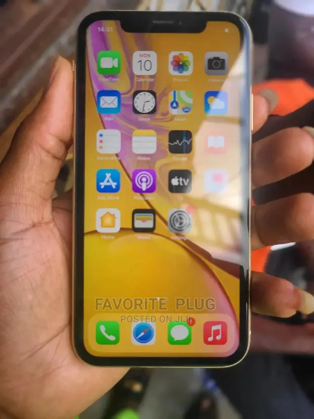 Apple iPhone XR 64 GB Yellow in Ikeja - Mobile Phones