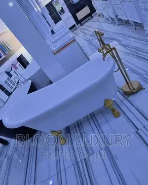 Gold Animal Leg Bathtub