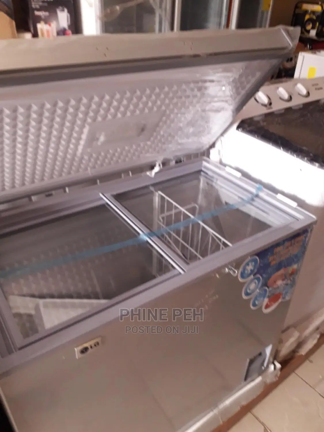 LG 300L Chest Freezer –