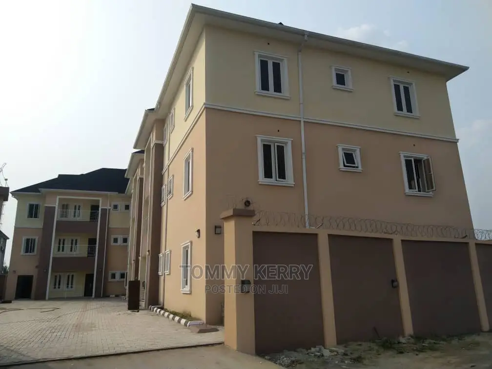 3bdrm Block of Flats in Port-Harcourt for Rent