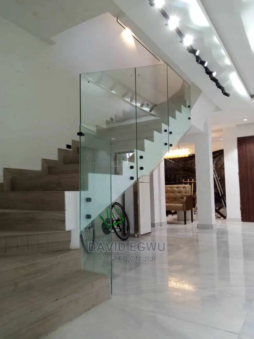 Frameless Glass Rail With Side Rail