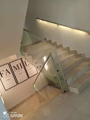 Frameless Glass Rail With Side Rail