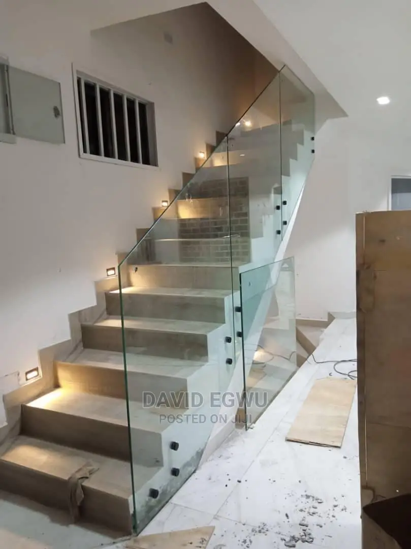 Frameless Glass Rail With Side Rail