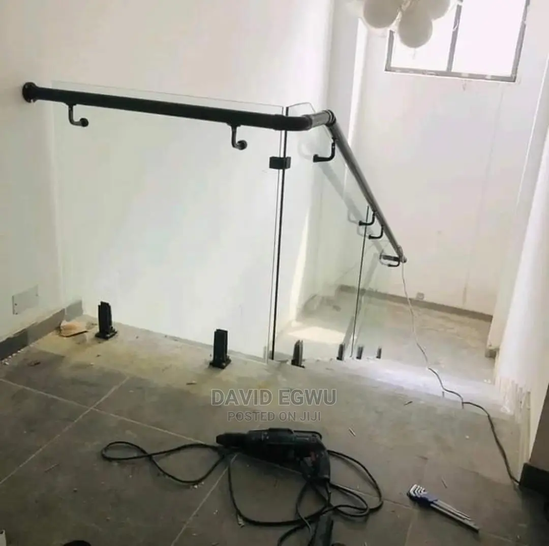 Frameless Glass Rail With Side Rail