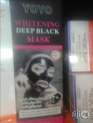 Photo - Whitening Black Mask