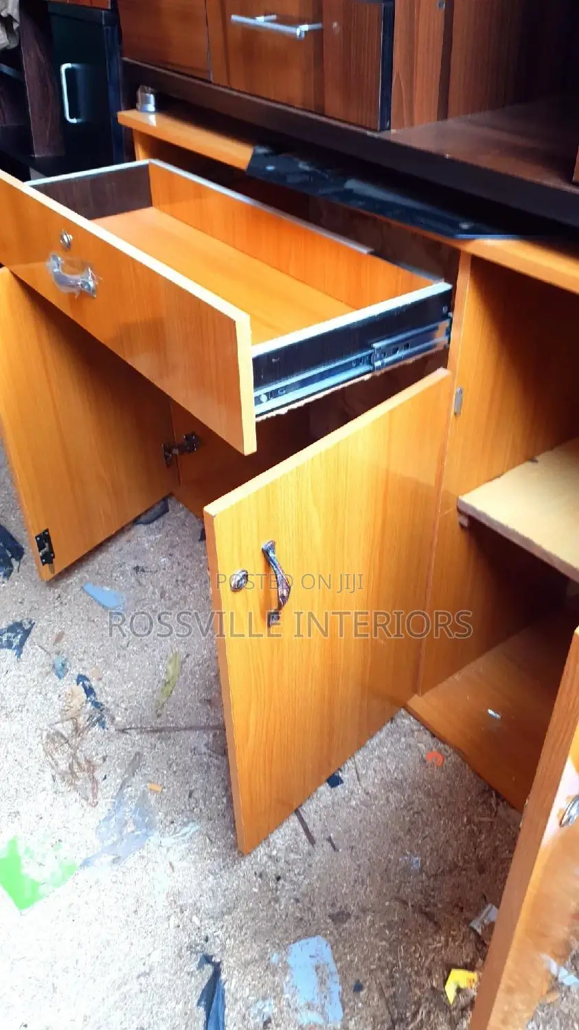 Kitchen Cabinets/Cupboards