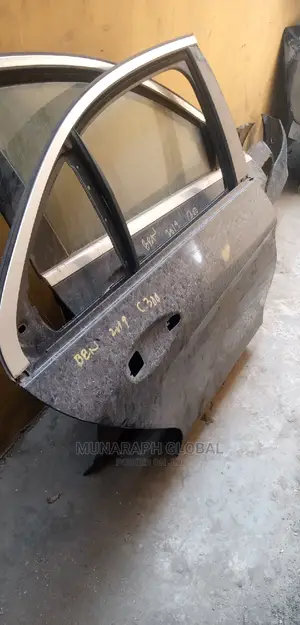 Mercedes Benz C300 2019 Model Door.