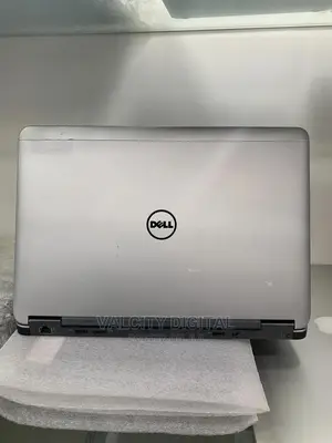 Laptop Dell Latitude E7240 4GB Intel Core I7 SSD 256GB