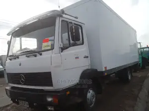 Mercedes Truck 814 20feet