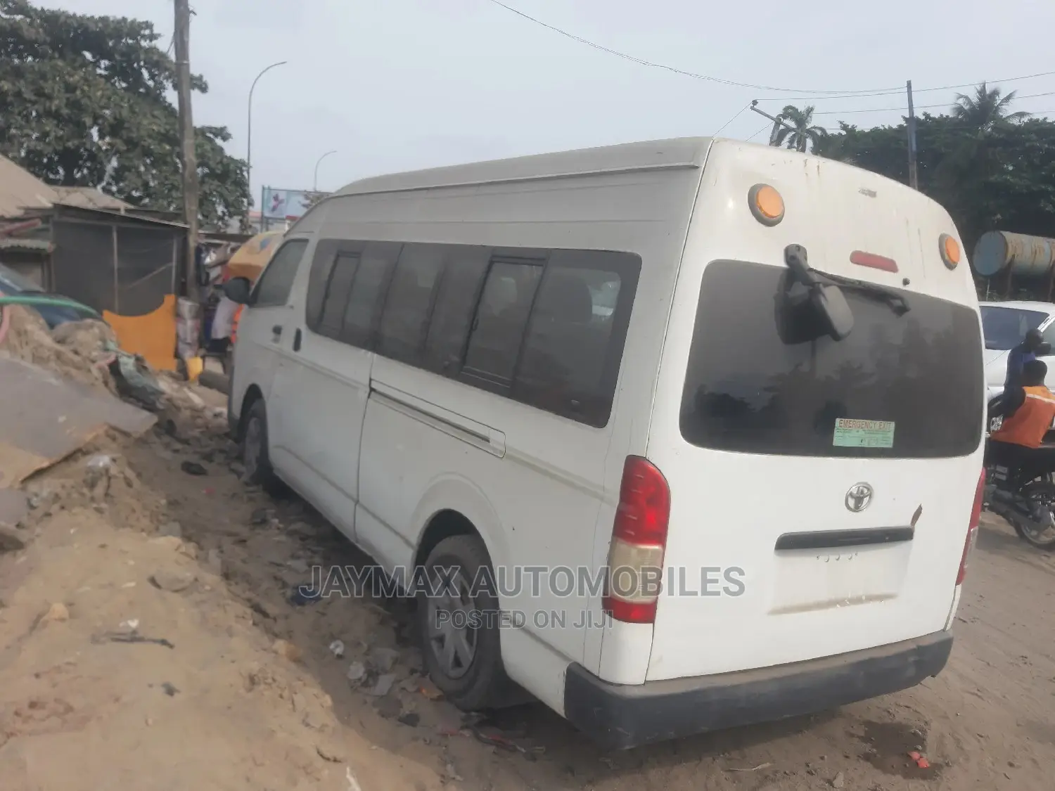 Toyota HiAce 2014 White