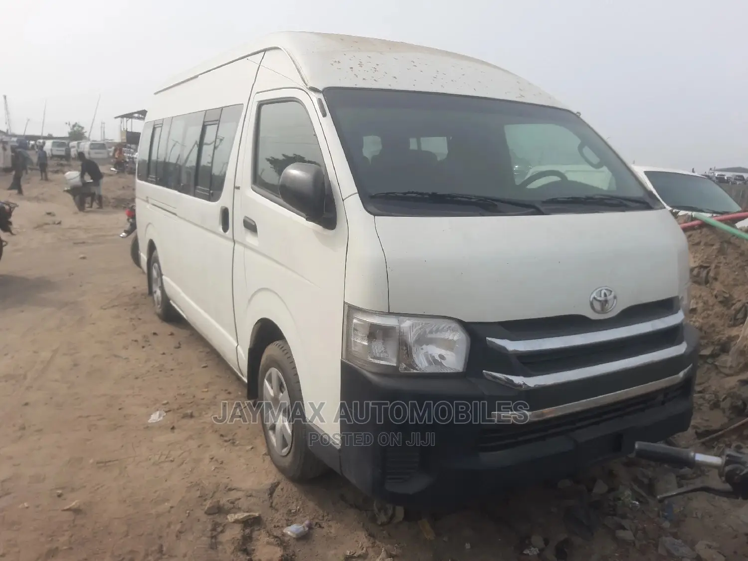 Toyota HiAce 2014 White