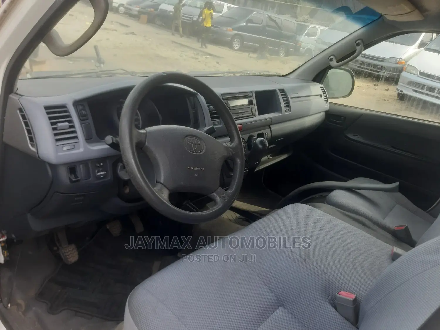 Toyota HiAce 2014 White