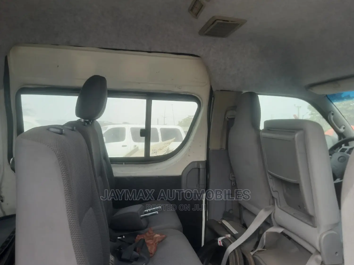 Toyota HiAce 2014 White