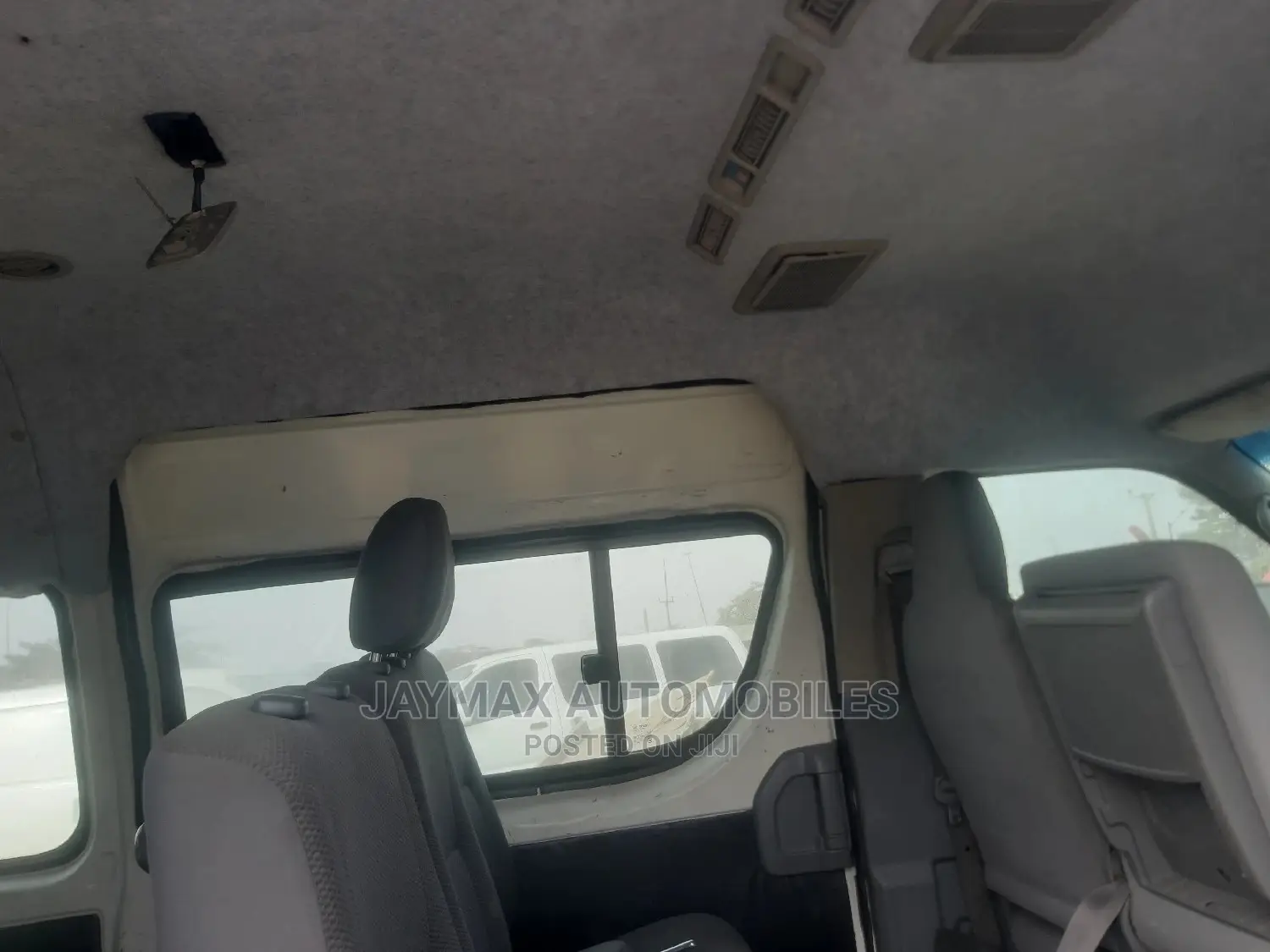 Toyota HiAce 2014 White