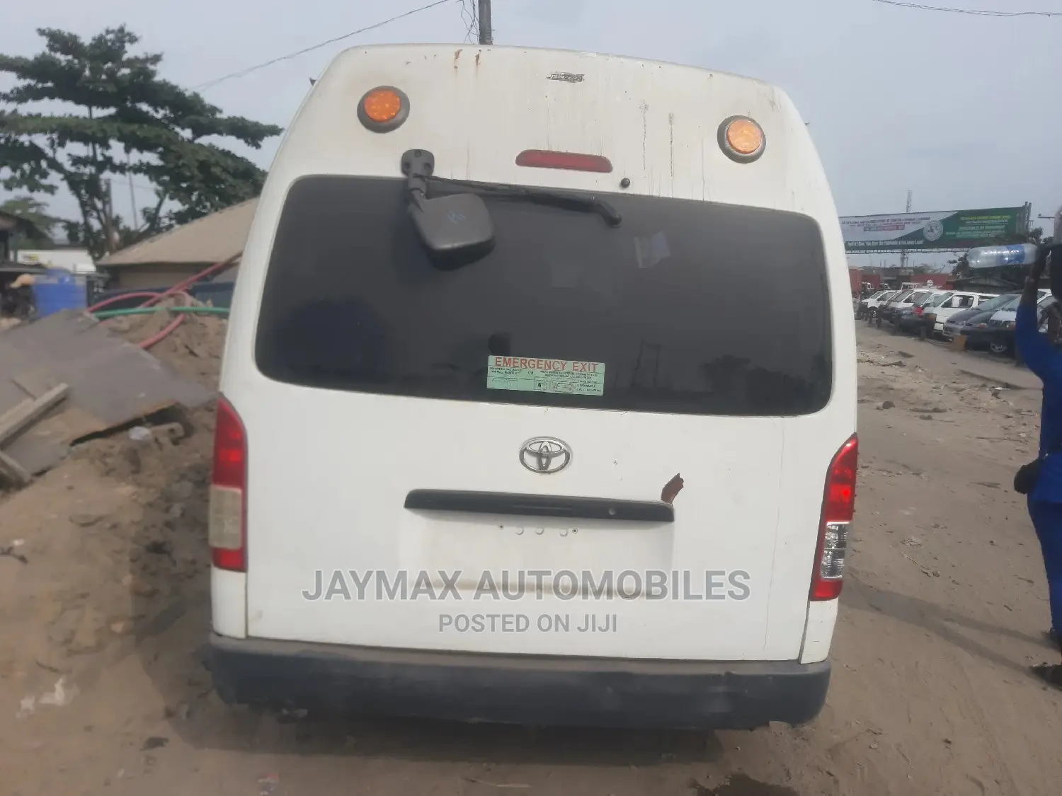 Toyota HiAce 2014 White