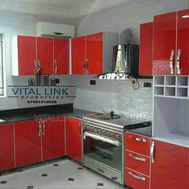 Beautifully Designed Kitchen Cabinet