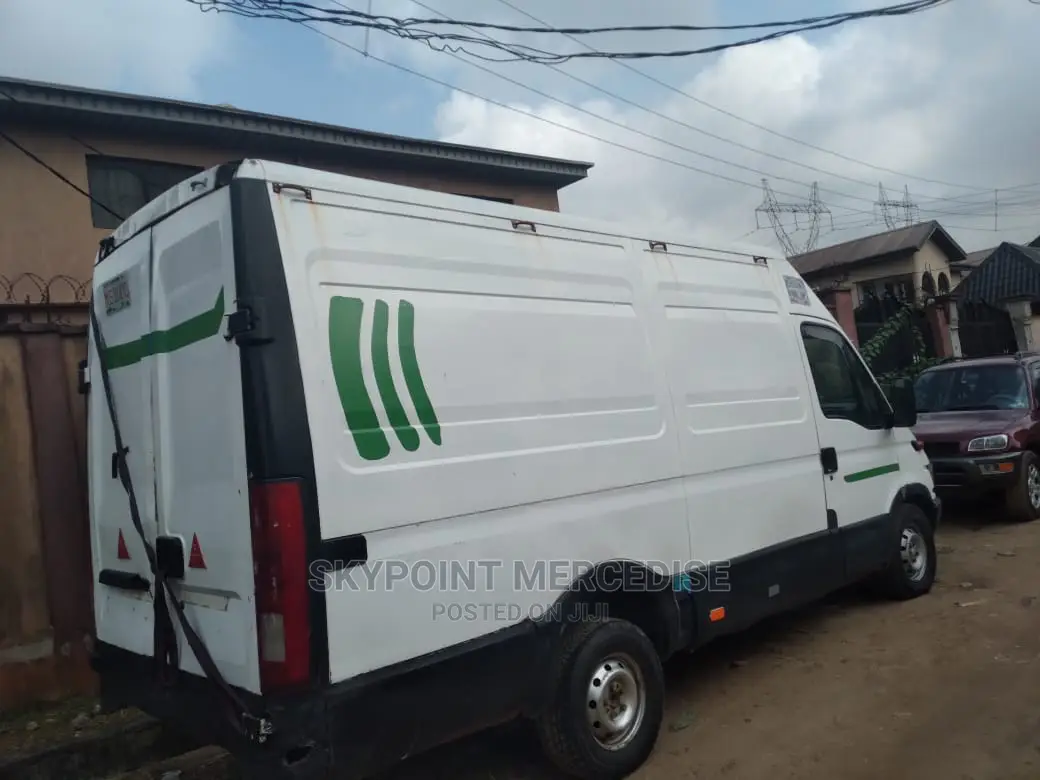 Long Frame Van for Hire