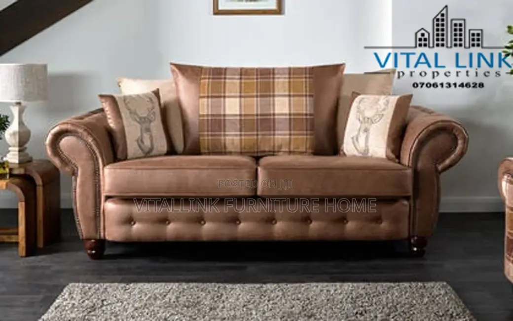 Luxurious Well Designed Sofa Set