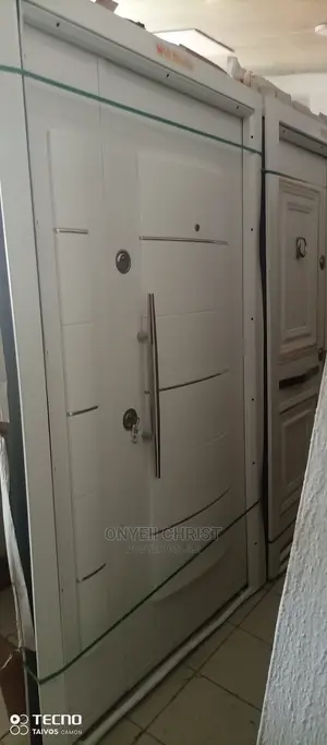 4ft Whtie Luxury Door