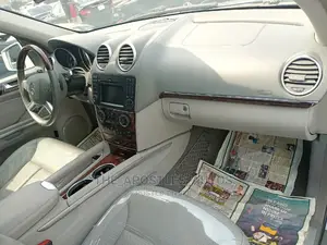 Mercedes-Benz GL-Class GL 550 2012 Silver