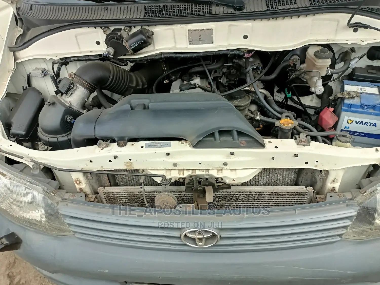 Toyota HiAce 2004 White