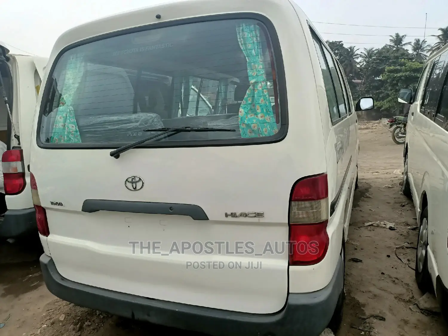 Toyota HiAce 2004 White