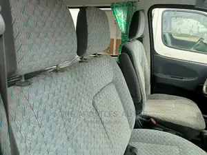 Toyota HiAce 2004 White