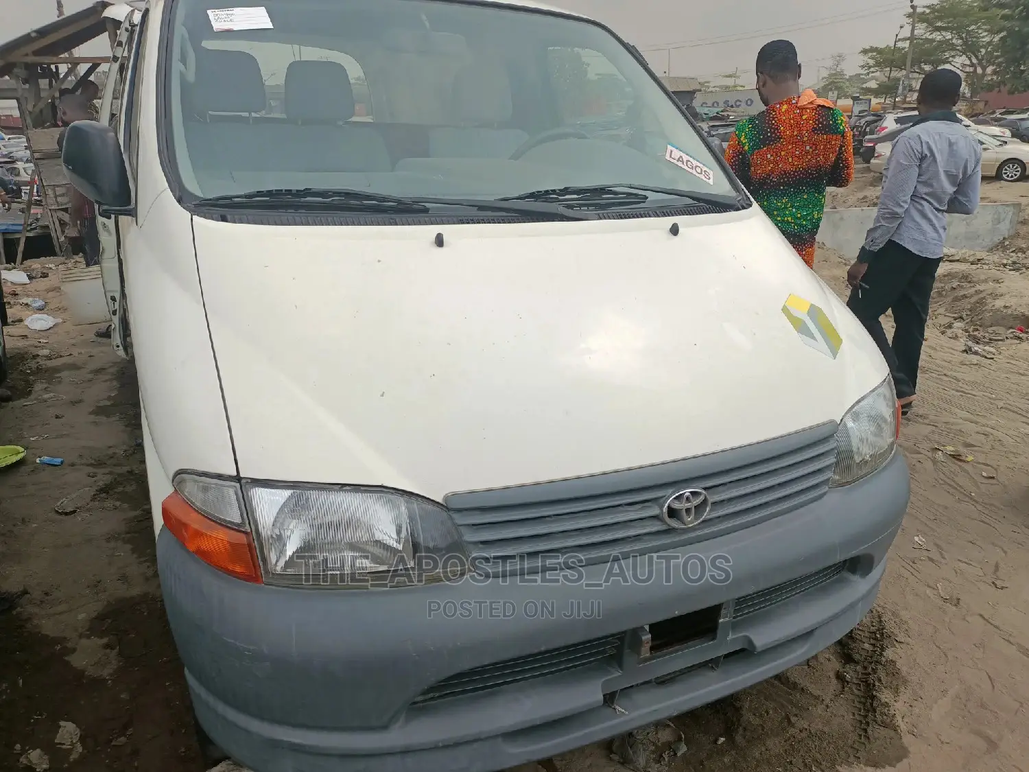 Toyota HiAce 2000 White