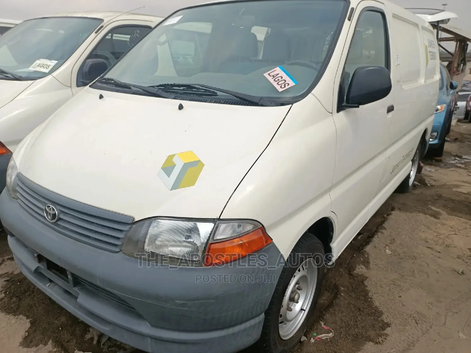Toyota HiAce 2000 White