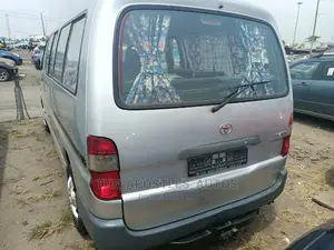 Toyota HiAce 2003 Silver