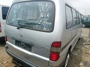 Toyota HiAce 2003 Silver